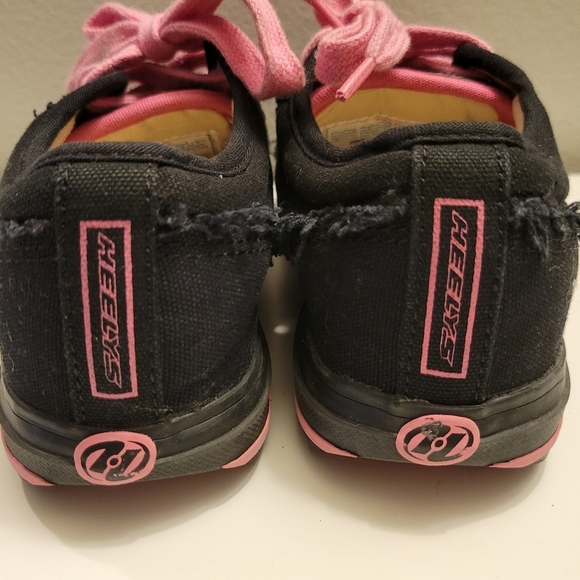 Heeleys Kids Black Pink Sneakers - Picture 3 of 11